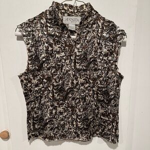 Casual Corner Vintage Women's Black and Brown Patterned Elasticated Top